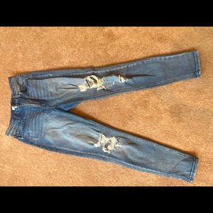 Size 27 women’s ripped mom jeans